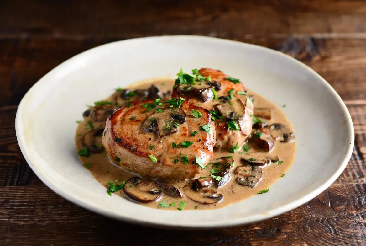 Pork Loin Steaks in Creamy Garlic Mushroom Sauce