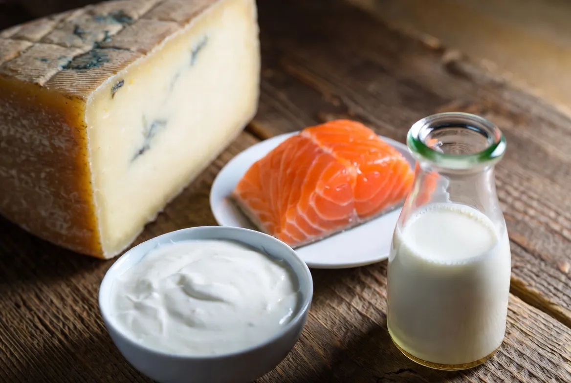 Protecting Your Bones During Menopause: Essential Low-Carb Calcium Sources